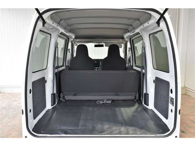 Daihatsu Hijet Cargo 11