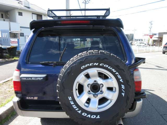 Toyota Hilux Surf 7