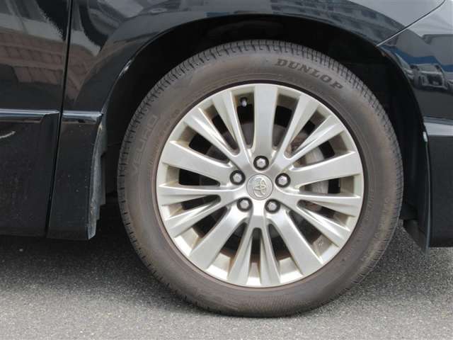 Toyota Vellfire 3