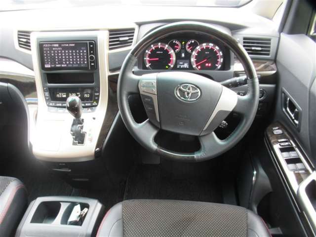 Toyota Vellfire 5