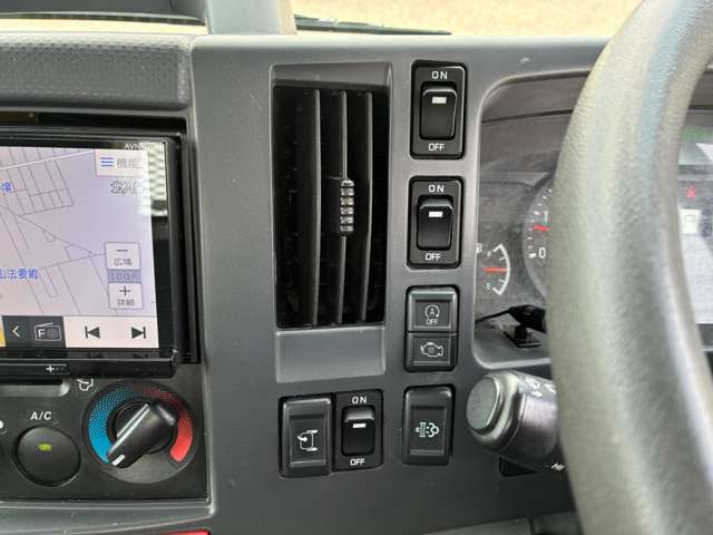 Isuzu Elf 11