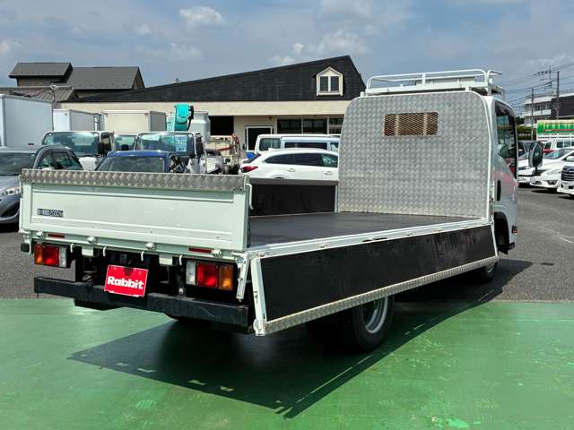 Isuzu Elf 4
