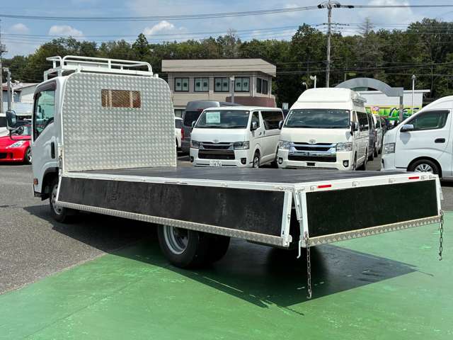 Isuzu Elf 6