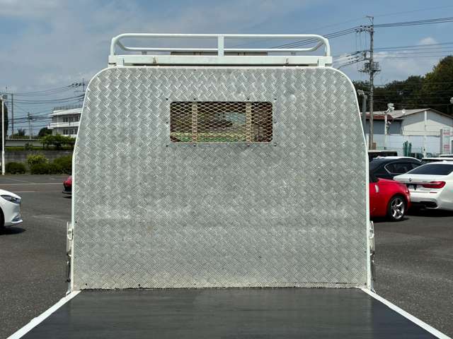 Isuzu Elf 7