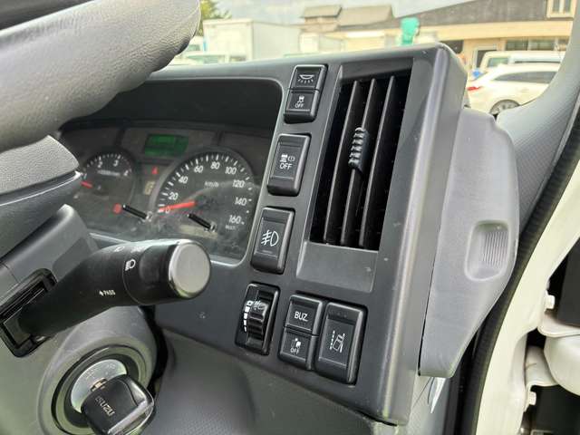 Isuzu Elf 10