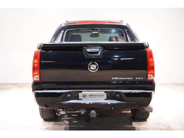 Cadillac Escalade EXT 8