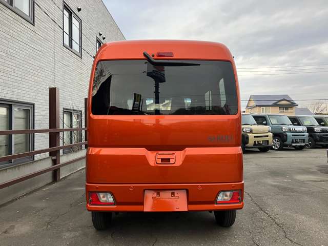 Daihatsu Hijet Cargo 12
