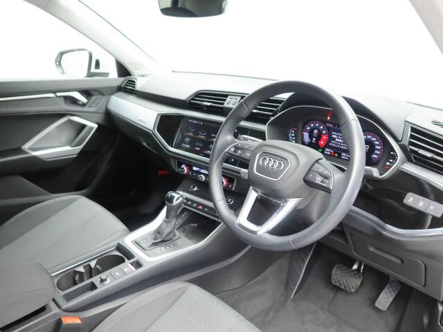 Audi Q3 9