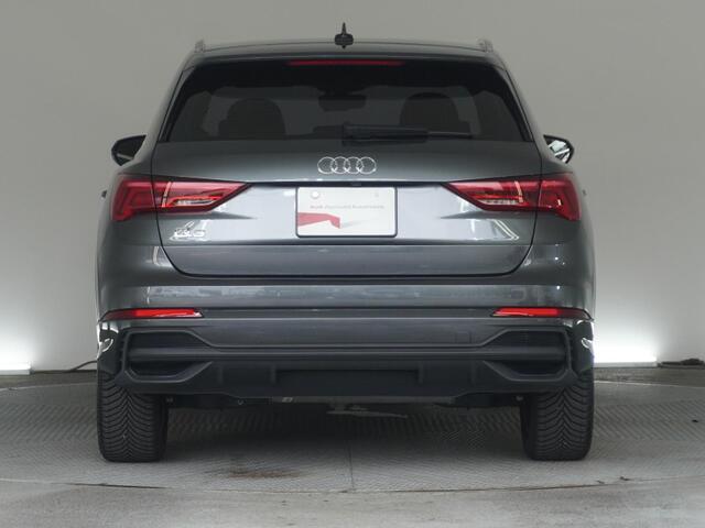 Audi Q3 12