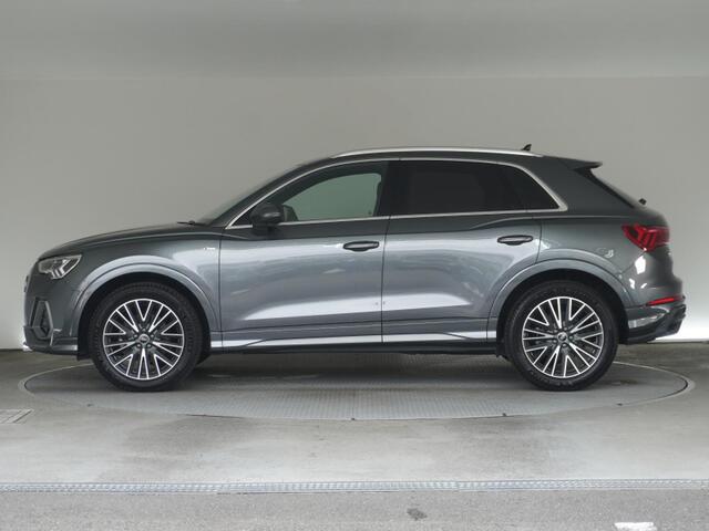 Audi Q3 10
