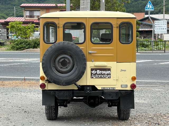 Mitsubishi Jeep 11
