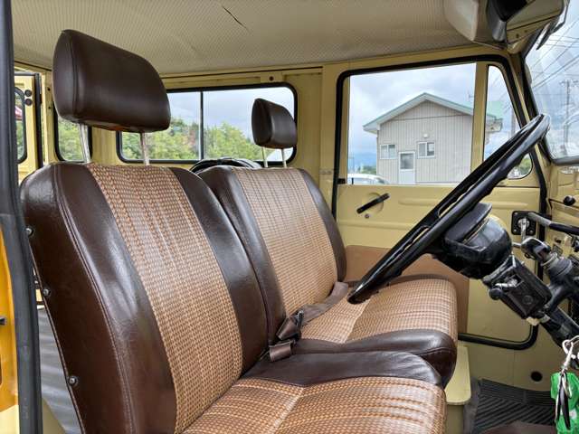 Mitsubishi Jeep 2
