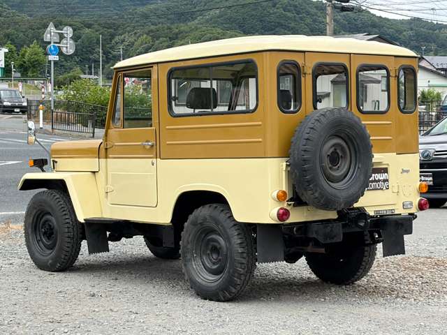 Mitsubishi Jeep 10