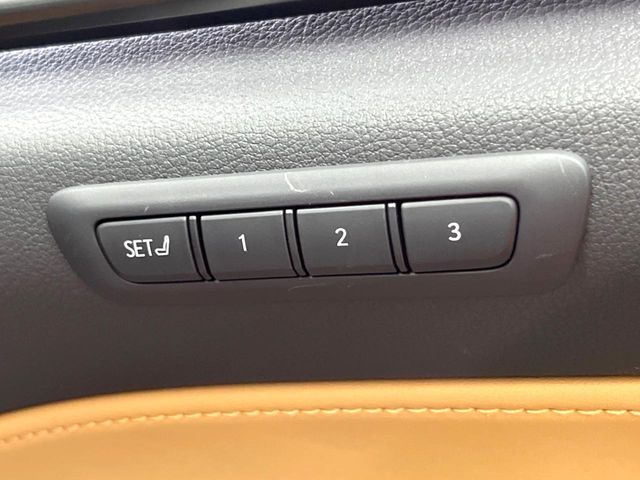 Lexus NX 8