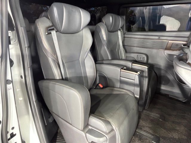 Toyota Alphard 11