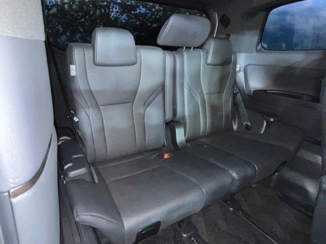 Toyota Alphard 12