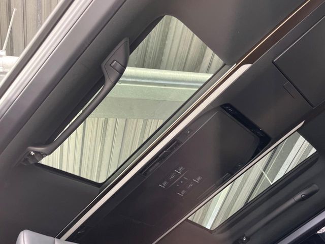 Toyota Alphard 4