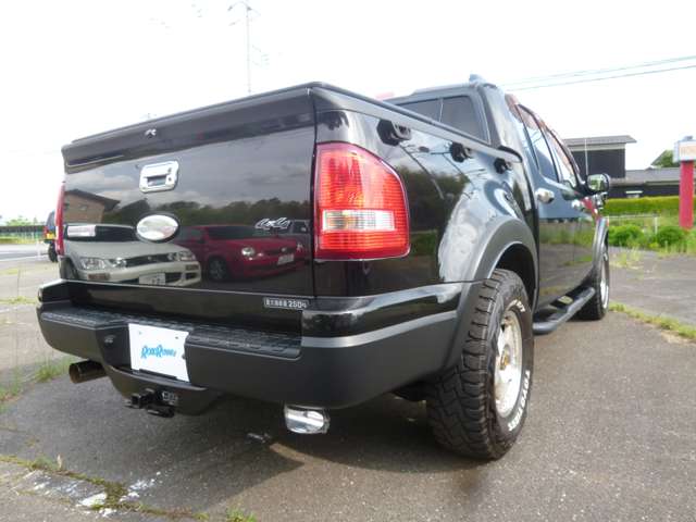 Ford Explorer Sport Trac 8