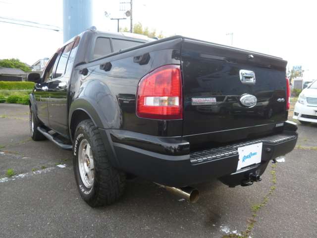 Ford Explorer Sport Trac 9