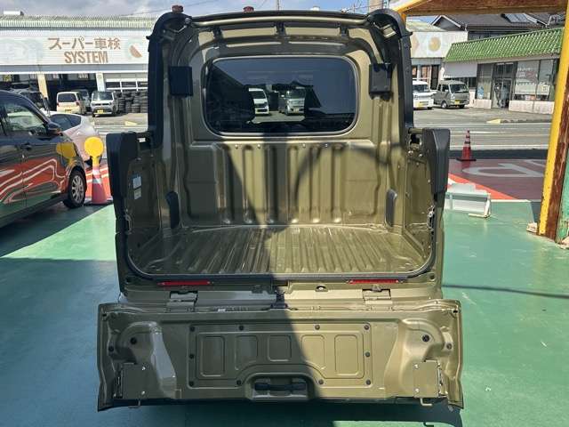 Daihatsu Hijet Deck Van 12