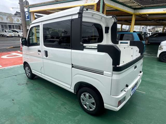 Daihatsu Hijet Deck Van 4