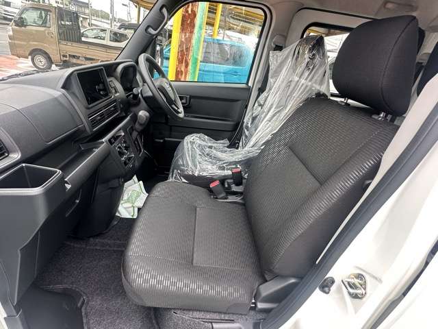 Daihatsu Hijet Deck Van 5