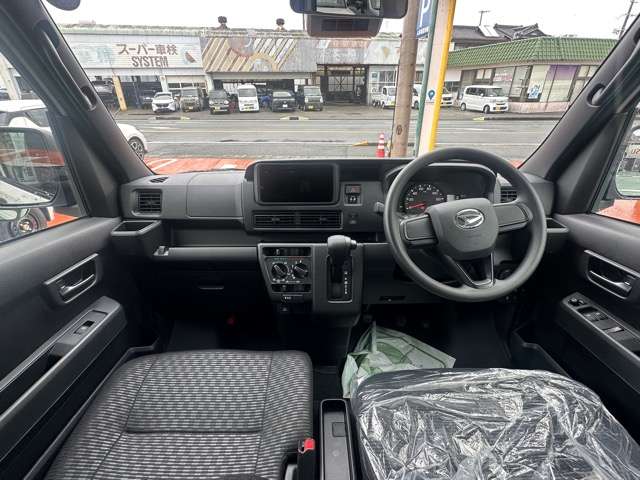 Daihatsu Hijet Deck Van 7