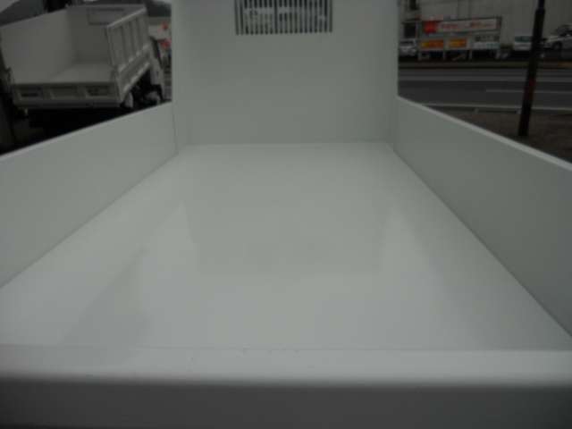 Mitsubishi Fuso Canter 9