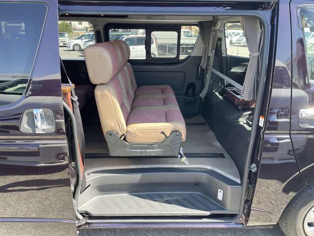 Toyota Hiace Van 2