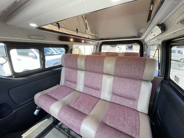 Toyota Hiace Van 5