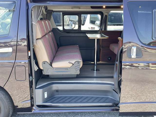 Toyota Hiace Van 6