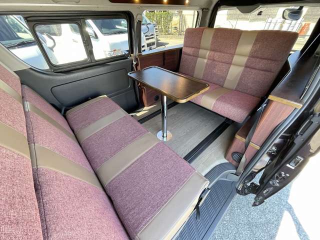 Toyota Hiace Van 8