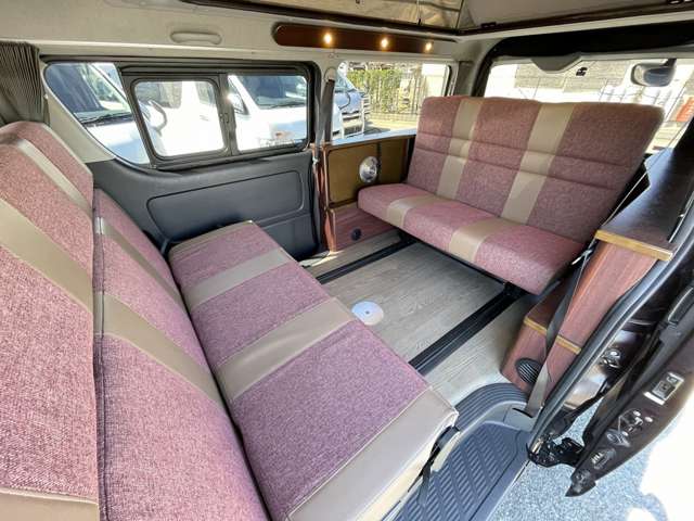 Toyota Hiace Van 9