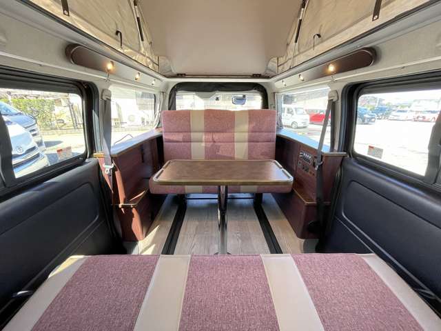 Toyota Hiace Van 10