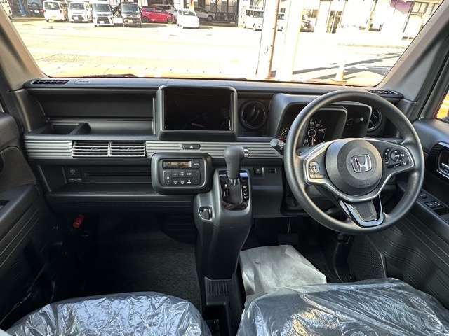 Honda N-VAN 8
