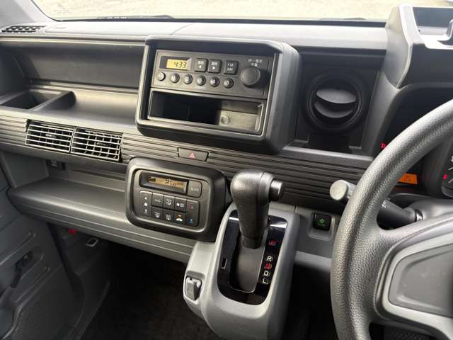 Honda N-VAN 8