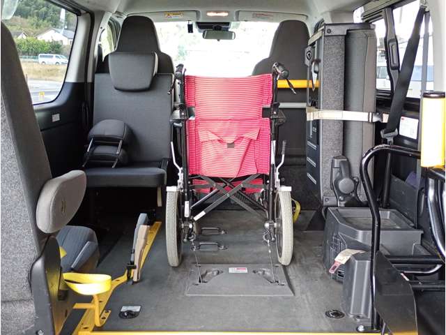 Toyota Hiace Van 9