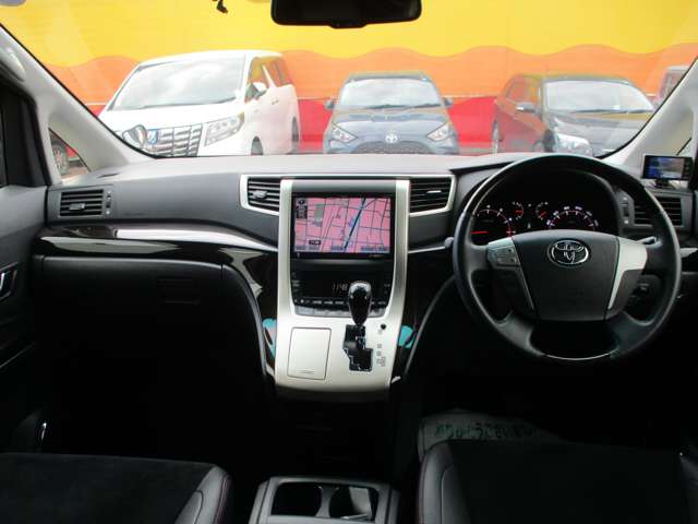 Toyota Vellfire 5