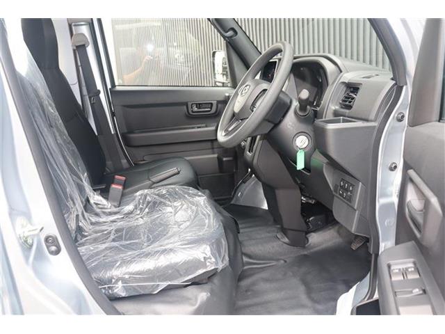 Daihatsu Hijet Cargo 12