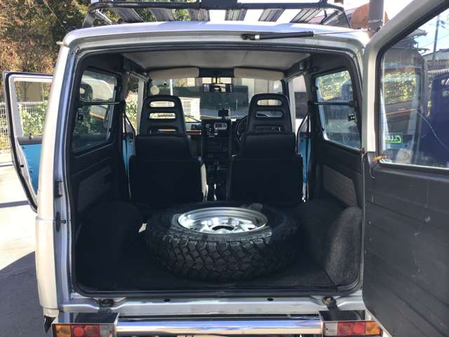 Suzuki Jimny 12