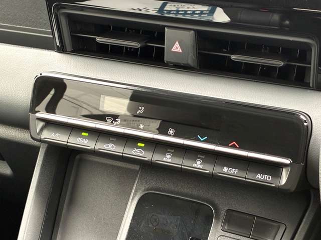 Toyota Noah 12