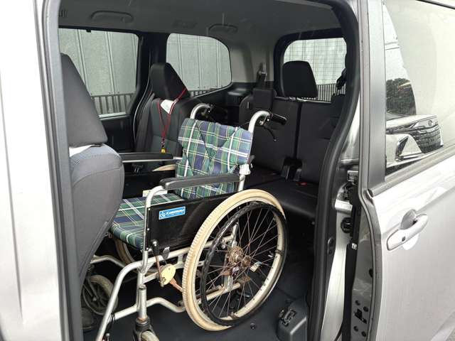 Toyota Noah 10