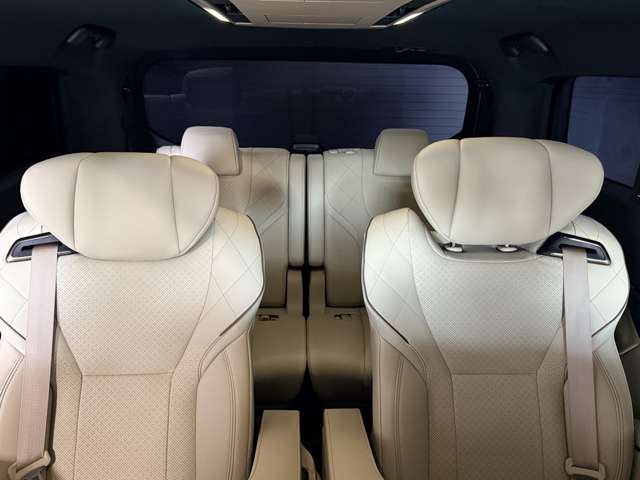 Toyota Alphard 4