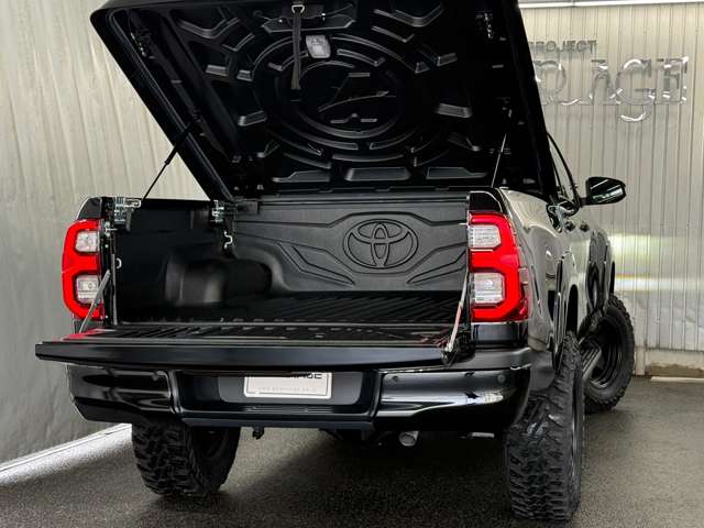 Toyota Hilux 6
