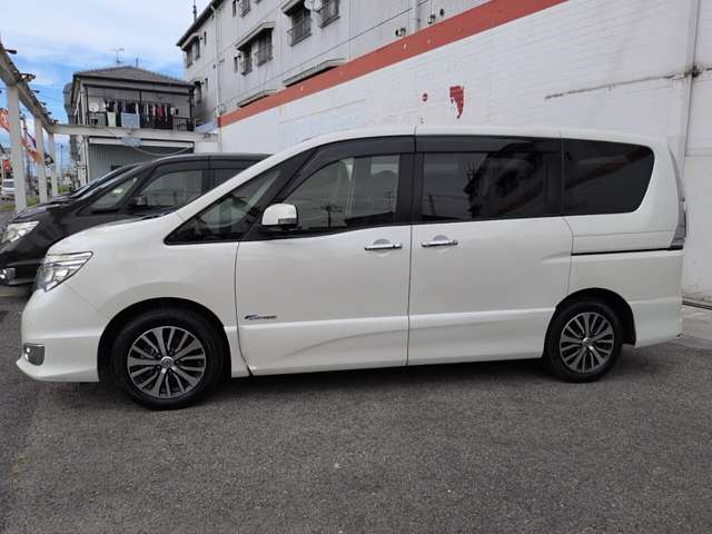 Nissan Serena 4