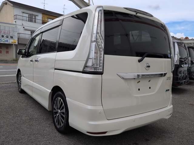 Nissan Serena 5
