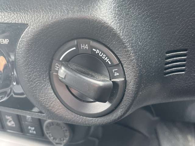 Toyota Hilux 11