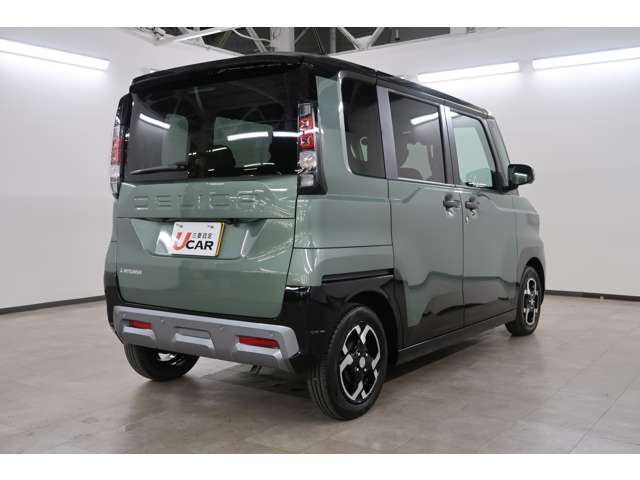 Mitsubishi Delica Mini 6