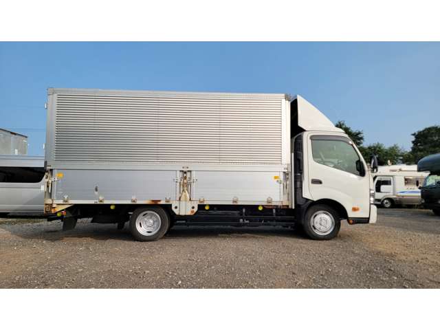 Hino Dutro 12