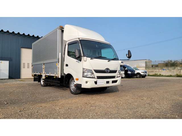 Hino Dutro 3
